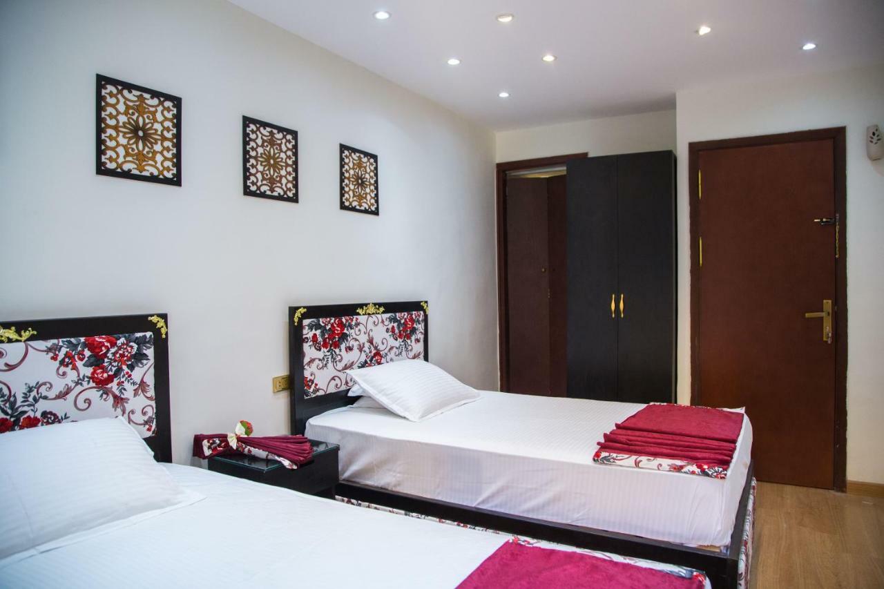 Hotel Ambiance *